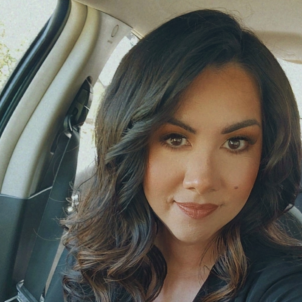 Meet your Posher, Elissa